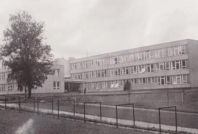Otevření školy v roce 1976