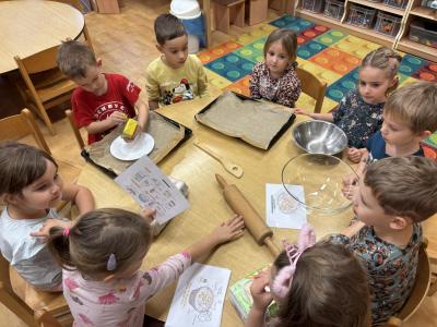 Pečení svatomartinských rohlíčků