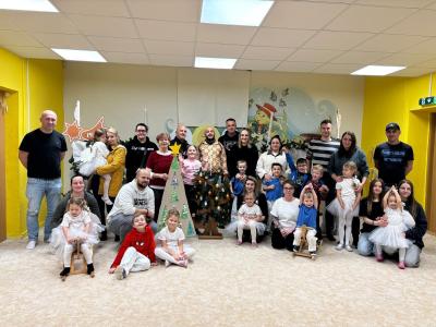 ŽABIČKY A RODIČE NA VÁNOČNÍM SETKÁNÍ