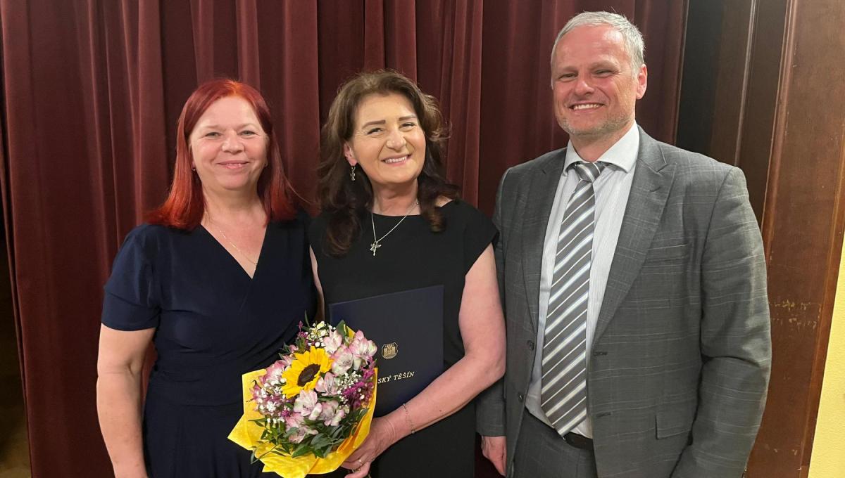 UČITELÉ, KTEŘÍ INSPIRUJÍ: ČESKÝ TĚŠÍN OCENIL VÝJIMEČNÉ PEDAGOGY